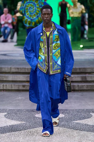 Look 26